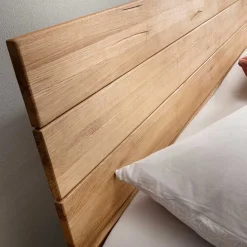 Bett mit Holzkufe Tamyno