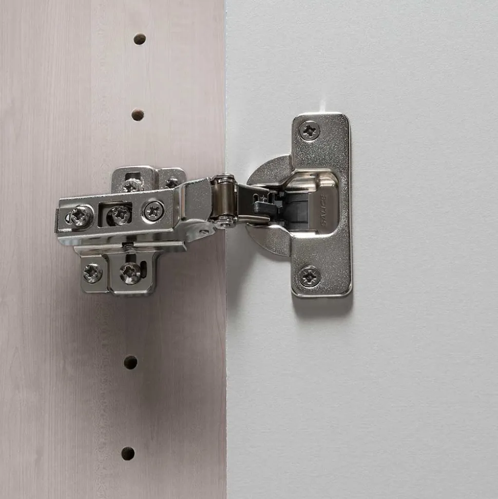 Graugrüner Kleiderschrank Forjan