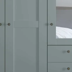 Großer Kleiderschrank Landhaus Forjan