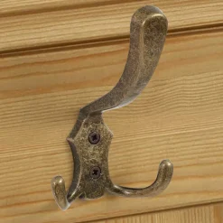 Kiefer Garderobe Yarus