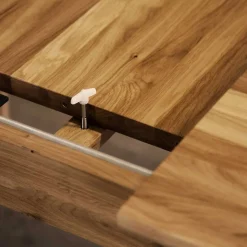 Massiver Holztisch Vinial
