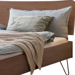Nussbaum massiv Doppelbett Basilica
